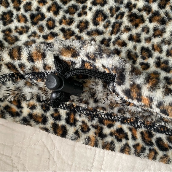 Urban Outfitters Fuzzy Quarter Zip - Picture 4 of 5